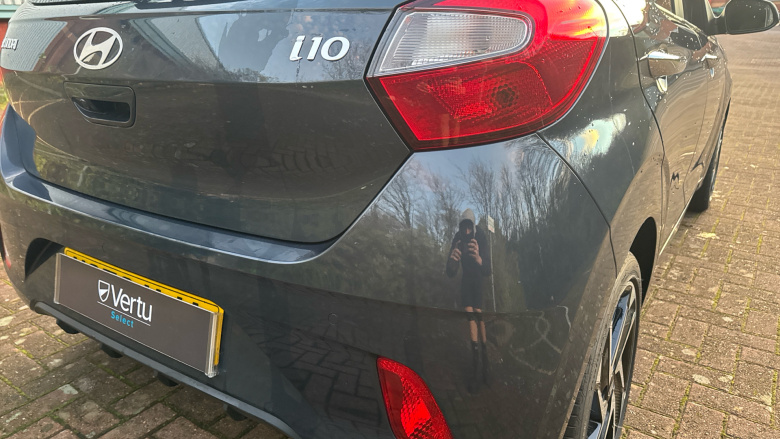 Hyundai i10 1.0 MPi Premium 5dr Auto Petrol Hatchback